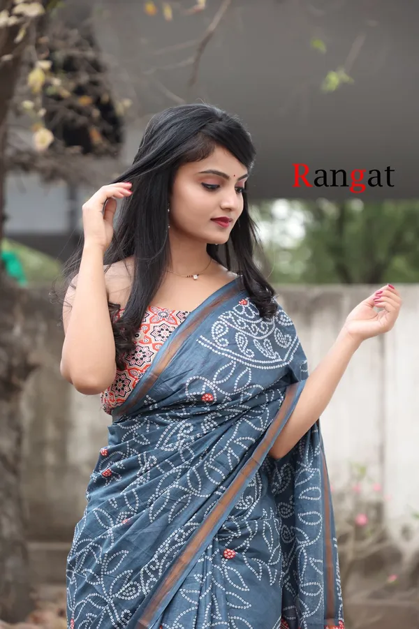 Handicraft_Women's_Bandhani_Print_Pure_Soft_Cotton_Saree_With_Zari_Border_And_Blouse_Piece_Rangat_Grey_With_Blouse_Piece